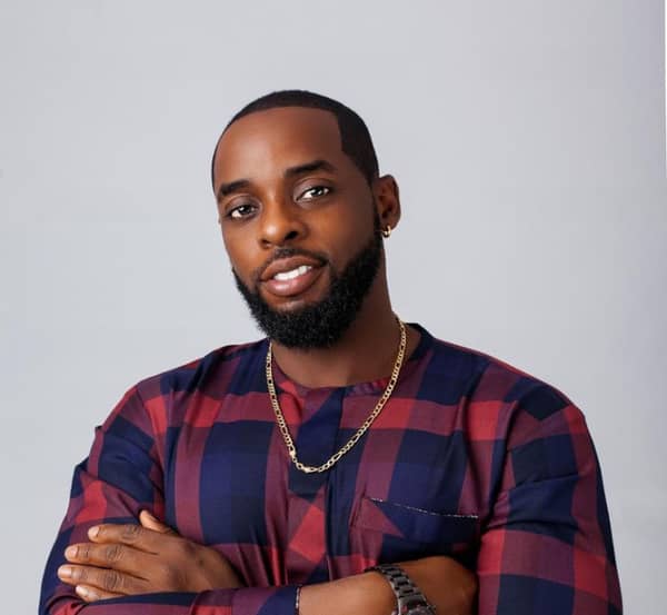 FB8BD127-C80D-4D64-819D-B400364F72F9