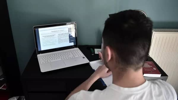 E3030DA2-7807-4CED-852D-F827A264C707