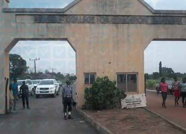 9CC0BC55-1ABF-40BC-ABDD-400968A1BC04