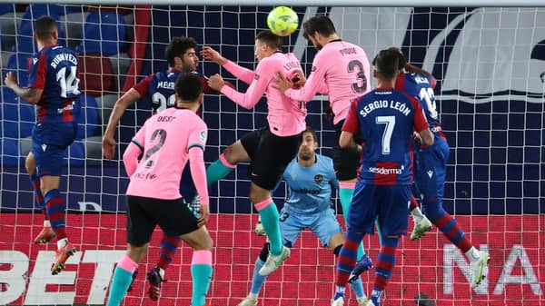 FBL-ESP-LIGA-LEVANTE-BARCELONA