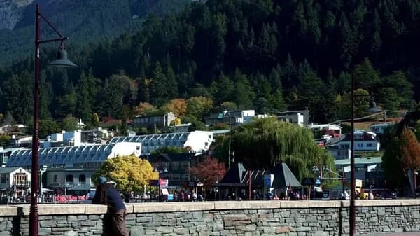 D4B2C97D-3099-4F34-AB65-1E0C22144EA3