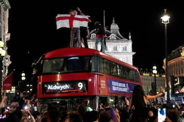 5B6FCFF7-46DF-446D-8016-83FC4CC1C103