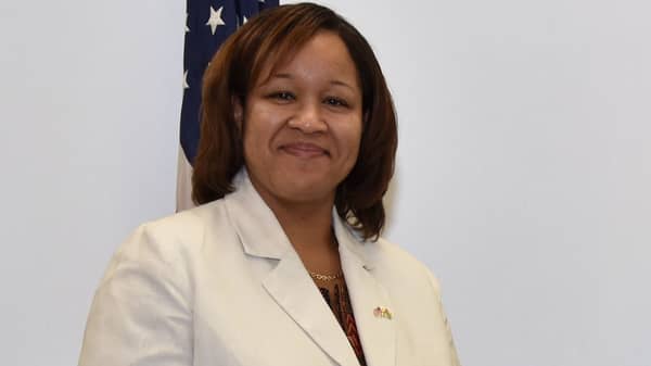 U.S.-Chargee-Dana-Banks-congratulated-one-of-participants-