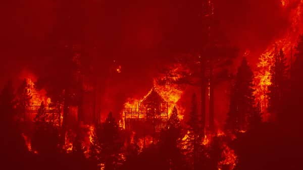 US-CALIFORNIA-FIRE-TAHOE