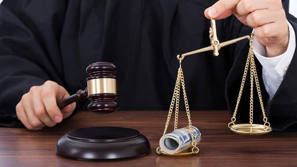 Corrupt-judicial-court-law