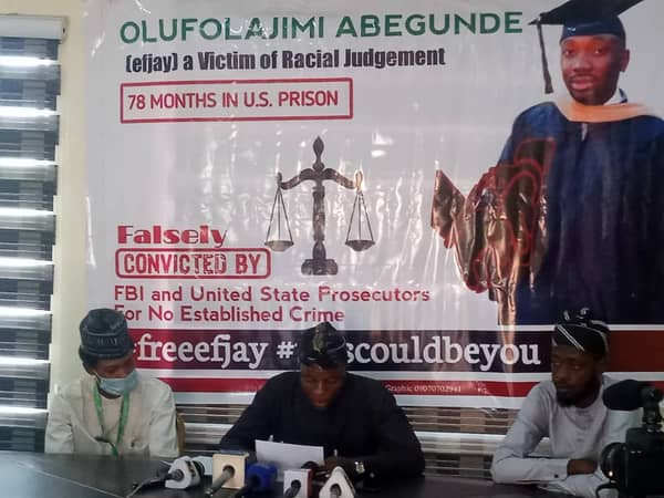 7B001855-A641-436C-ADFA-07234E23417D