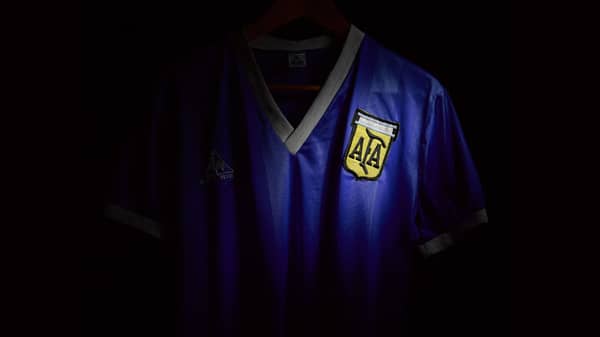 FOOTBALL-ARGENTINA-ENGLAND-MARADONA-SHIRT-WC-1986