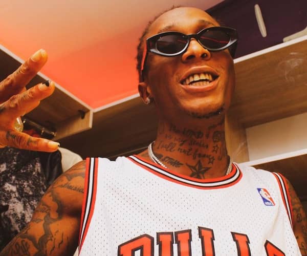 8DDF7CB4-C97F-44B9-A09D-A0527D3A238D