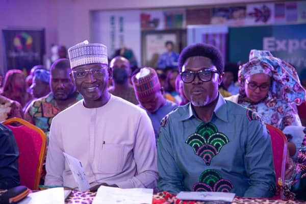 8DEDDD5B-48BA-4346-91B4-0B308F03533C