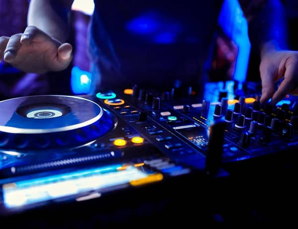 Night life. Photo World IP Review