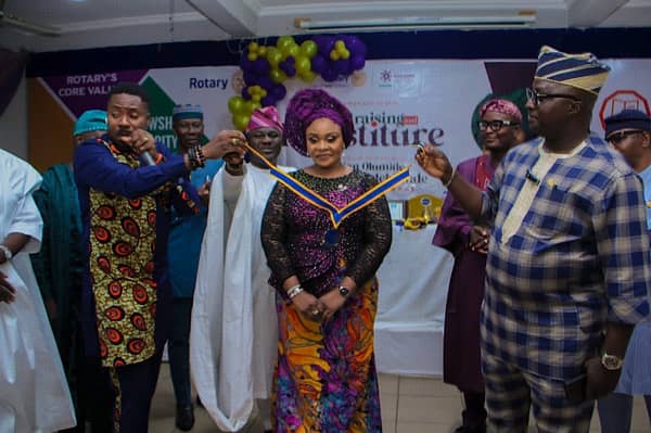 5F1D95A9-F128-49CF-80E1-ADD570BE65BD