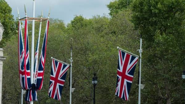 Tributes to Queen Elizabeth II in London