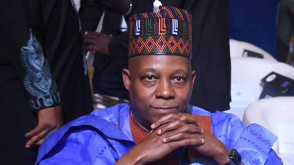 Nigerian presidential candidates sign peace deal