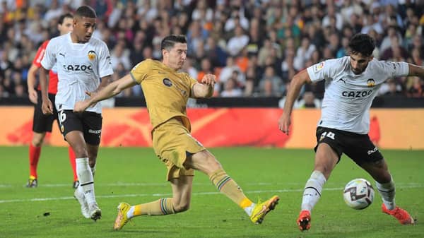 FBL-ESP-LIGA-VALENCIA-BARCELONA