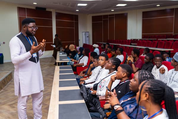 370AFCC5-03D8-4A63-8B5F-6E71E226369A