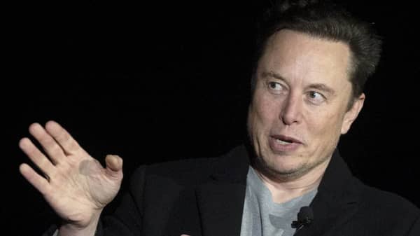 FILES-US-INTERNET-TWITTER-MUSK-NEWSPAPER