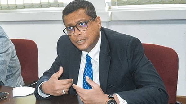 Mr-Suren-Abeywickrema-outlining-his-request-to-the-IITA-team