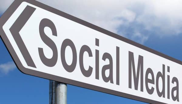 SocialMediaSignDirection-900×599
