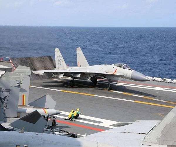 china-joint-sword-taiwan-wargames-2023-j-15-fighter-aircraft-carrier-shandong-flight-deck-hg