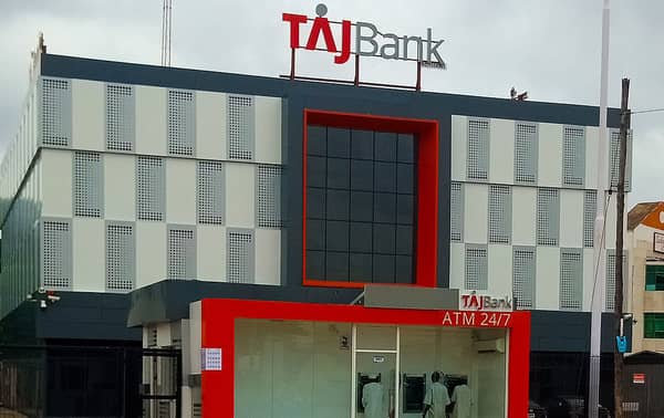 Taj_Bank_01