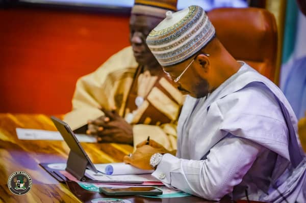 Zamfara-Dauda-Lawal-signs