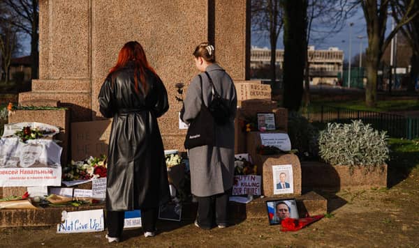 FRANCE-RUSSIA-POLITICS-NAVALNY-TRIBUTE