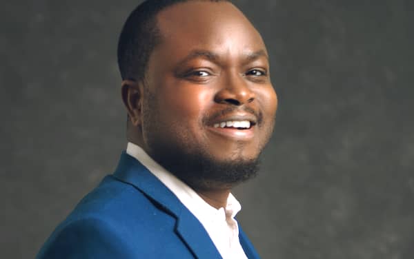 Emmanuel-Okeleji-the-CEO-and-co-founder-of-SeamlessHR copy