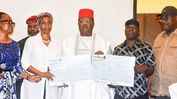 Pic.9. Payment of Compensation in Lagos