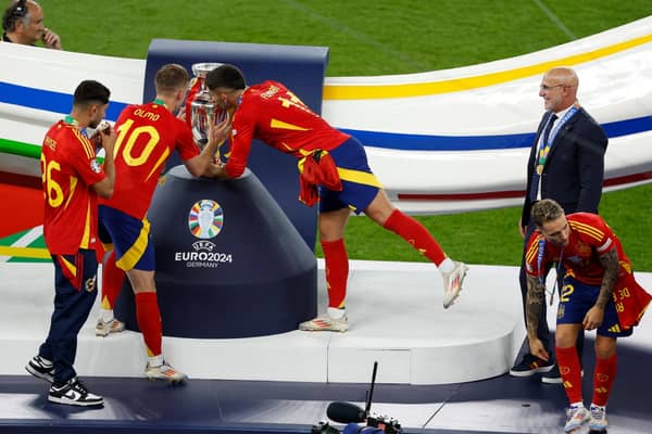 FBL-EURO-2024-MATCH51-ESP-ENG-PODIUM