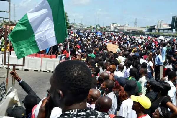 EndSARS-Protesters-at-Lekki-Toll-Gate-in-Lagos-9-scaled-1