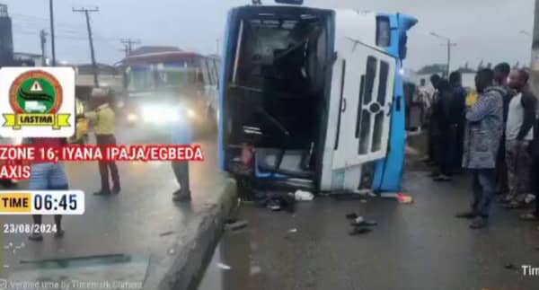 Many-Injured-As-Fully-Loaded-BRT-Vehicle-Tumbles-In-Lagos