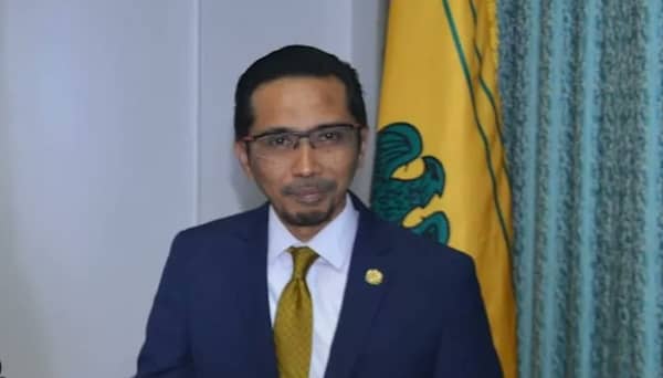 High-Commissioner-of-Malaysia-to-Nigeria-Aiyub-Bin-Omar-
