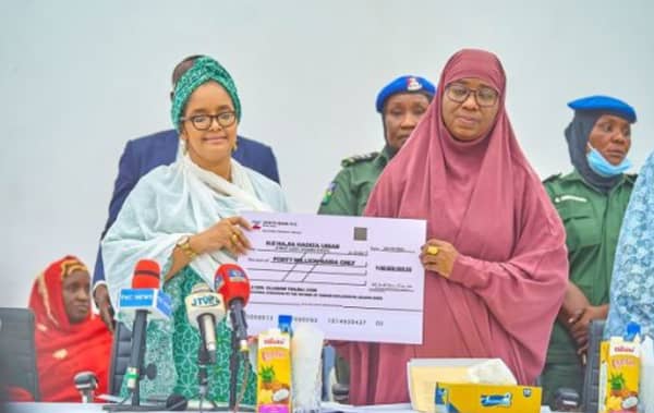 2BC9BFFE-EB82-4206-8FB3-CCFD1EE0B4F3