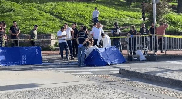 iki-kadini-kafasini-kesip-intihar-eden-sahis-17893916_7633_m