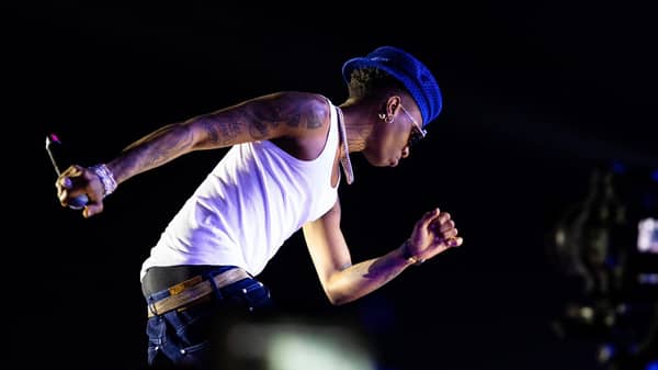 Wizkid’s performance captured by Boyydam Pictures @boyydam_pictures on Instagram 02