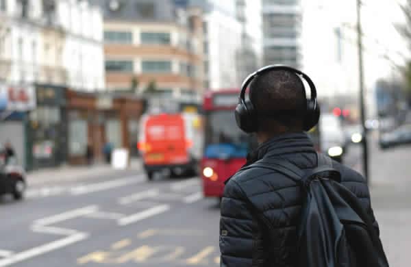 Addiction-to-headphones-is-a-problem-among-many-young-Nigerians