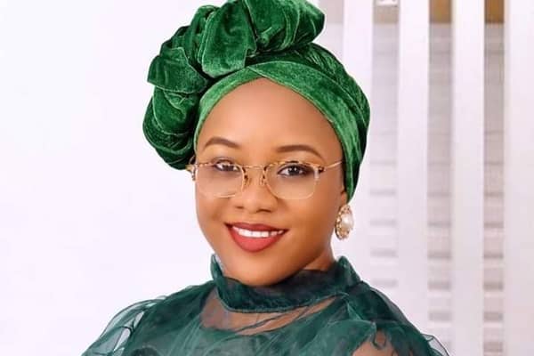 Tope-Gloria-Olatunde-Aiyedun