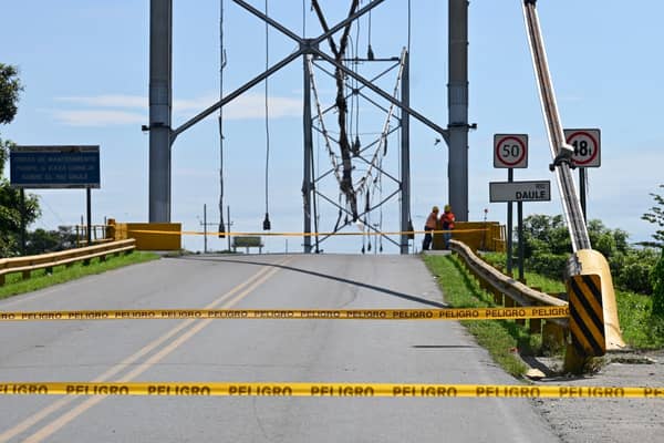 ECUADOR-ACCIDENT-TRANSPORT-BRIDGE