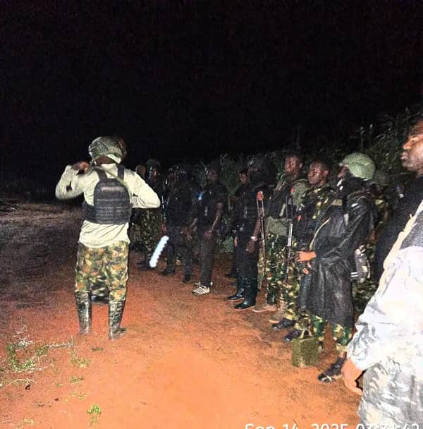 Troops kill three terrorist commanders, 16 others