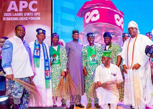 The image shows leaders and stakeholders of the All Progressives Congress (APC) at the 2025 Lagos State APC Stakeholders’ Forum.