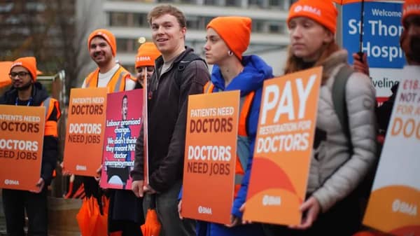 Resident doctors have been picketing outside St. Thomas’ Hospital on Friday morning as the strike began