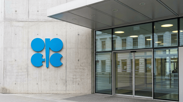 An Austrian soldier guards the entrance to the OPEC headquarters on October 4, 2022 on the eve of the 45th Meeting of the Joint Ministerial Monitoring Committee and the 33rd OPEC and non-OPEC Ministerial Meeting held on October 05, in Vienna, Austria. – The OPEC+ oil cartel will meet in Vienna for the first time since Covid curbs were introduced in 2020. The face-to-face meeting of the 13 OPEC members led by Saudi Arabia and its 10 allied members headed by Russia will be the first in the Austrian capital since the spring of 2020. (Photo by JOE KLAMAR / AFP)