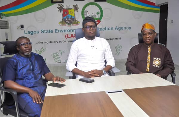 Consultant to the Lagos State Environmental Protection Agency LASEPA Dr Babatunde Saka, LASEPA GM, Dr Babatunde Ajayi and the Director, LASEPA Zonal Directorates Mr Abiodun Ogunleye