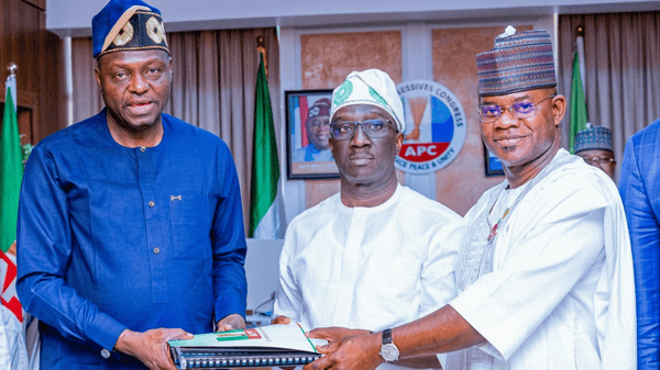 National Chairman of All Progressives Congress (APC), Prof. Nentawe Yilwatda (l