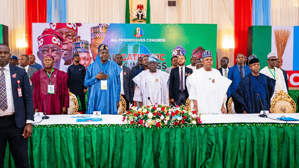 Senate President, Godswill Akpabio (left); APC National Chairman, Prof. Nentawe Yilwatda; President Bola Tinubu; Vice President Kashim Shettima and former Vice President, Prof. Yemi Osinbajo and others at APC’s 14th National Caucus meeting in Abuja, yesterday