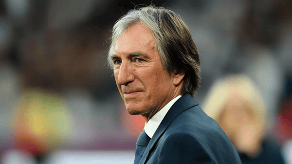 West Ham‘s legendary former captain and manager Billy Bonds