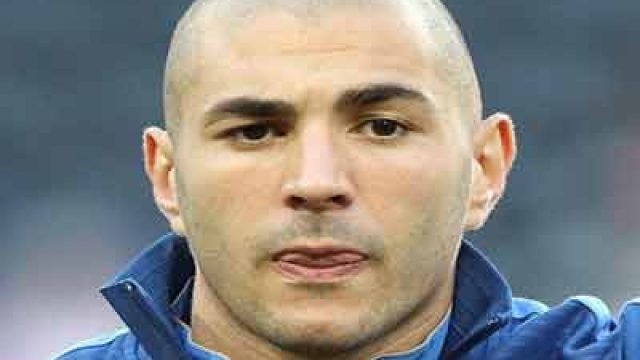 Striker Karim Benzema suspended from France team amid blackmail case