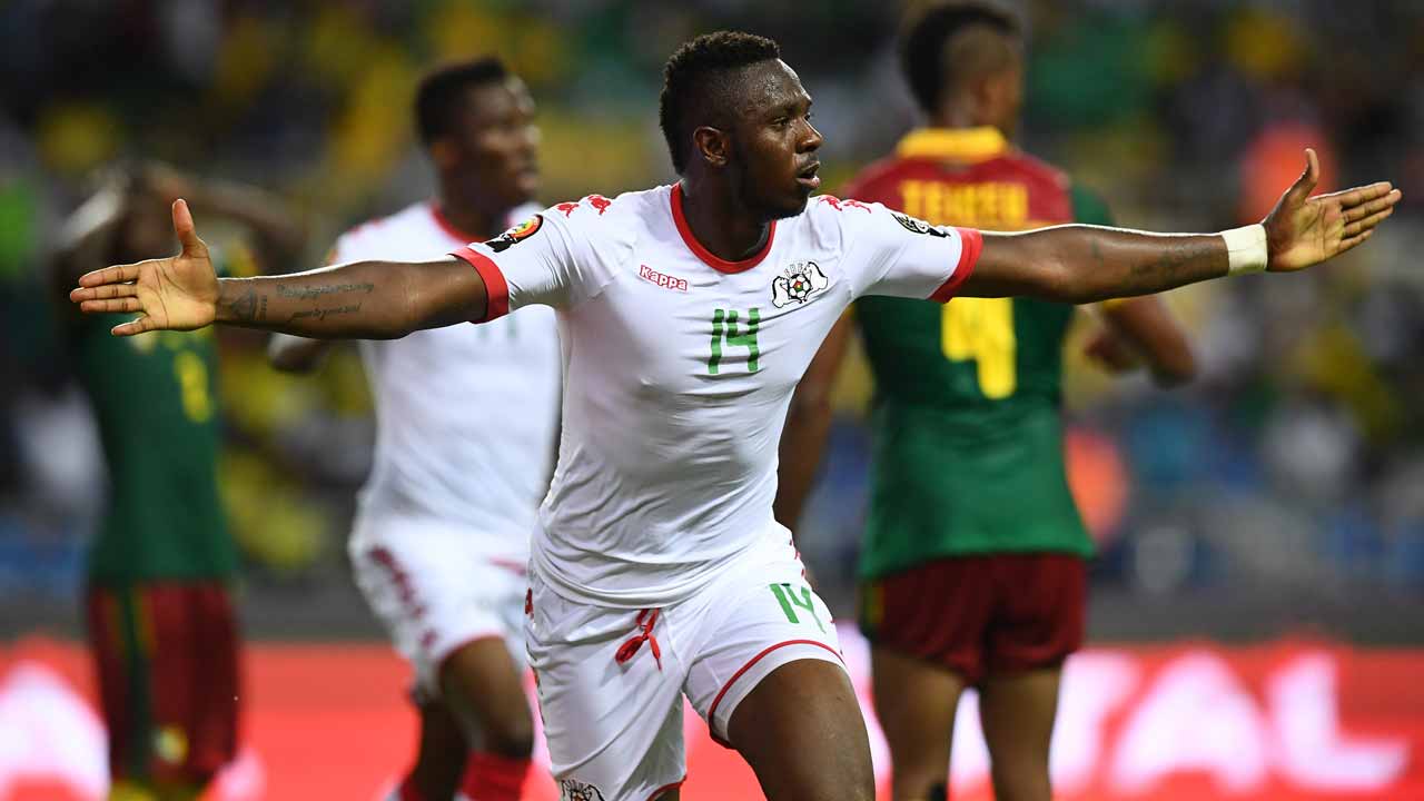 Burkina Faso's defender Issoufou Dayo celebrates after scoring a goal during the 2017 Africa Cup of Nations group A football match between Burkina Faso and Cameroon at the Stade de l'Amitie Sino-Gabonaise in Libreville on January 14, 2017. GABRIEL BOUYS / AFP