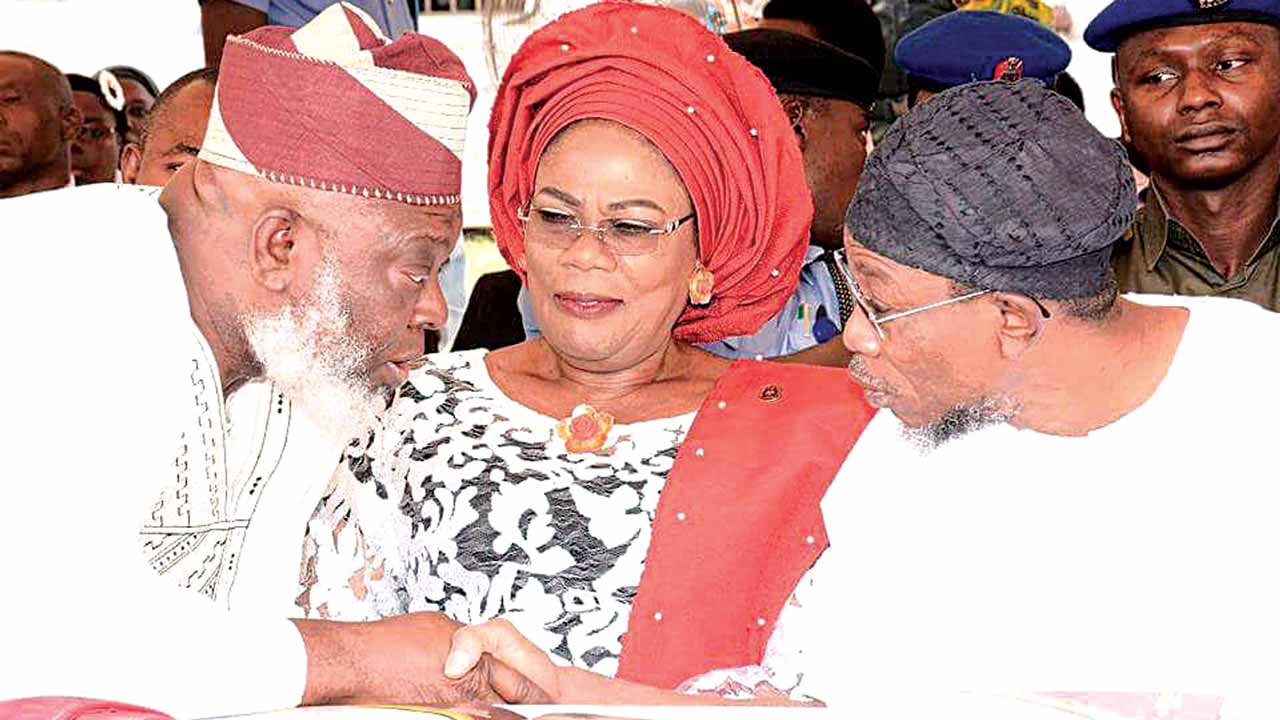 Osun State Governor, Rauf Aregbesola (right); his Deputy, Titilayo Laoye-Tomori and the Deputy Speaker of the state House of Assembly, Akintunde Adegboye during an inter-religious service for the new year at the Governor’s Office in Osogbo…yesterday. 