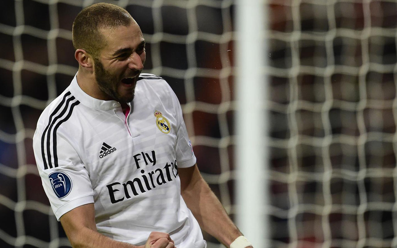 Karim Benzema extends Real Madrid deal until 2023